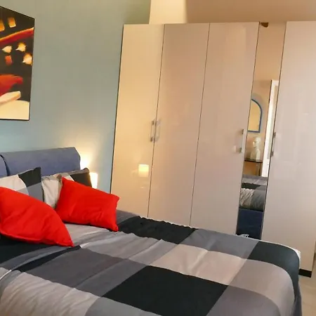 Casa25- Convenient Location To Miland Centre & Lake! Apartment